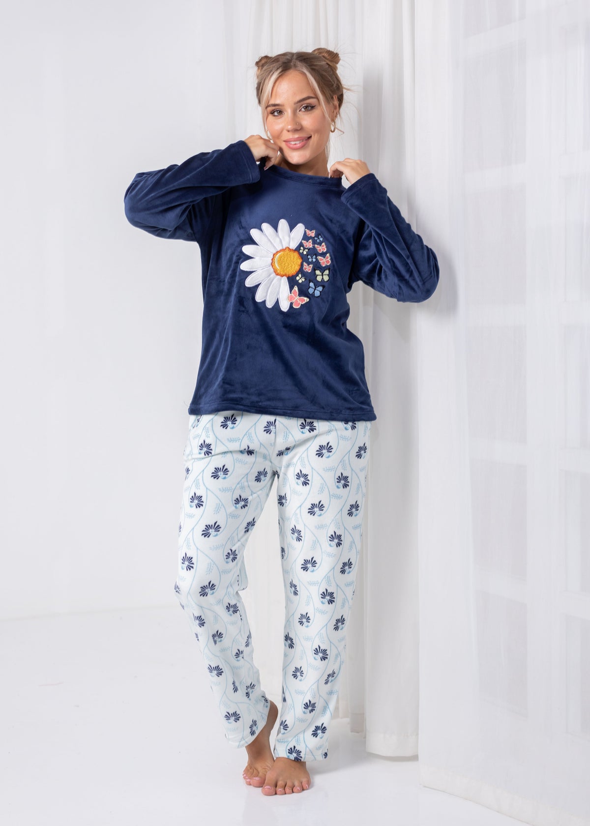 Velvet Daisy Two-Piece Pajama Set – Soft Navy Top & Printed Pants