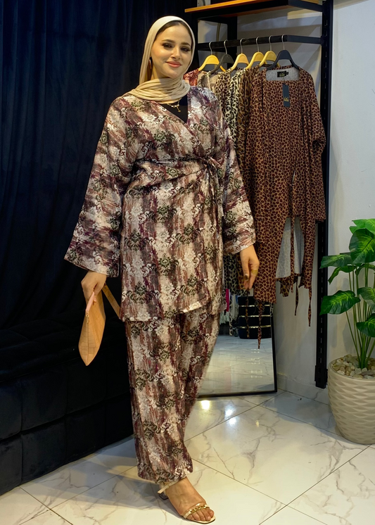 Trendy Two-Piece Linen Suit – Open or Belted Style with Chic Prints