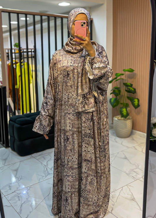 Satin Prayer Isdal with Attached Scarf – Vintage Mosaic Print | Free Size 55–120 kg