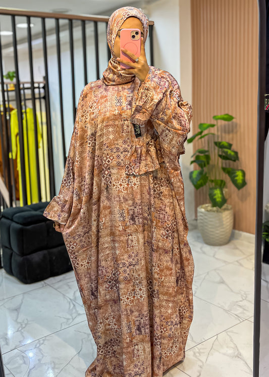 Satin Prayer Isdal with Attached Scarf – Vintage Mosaic Print | Free Size 55–120 kg