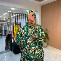 One-Piece Satin Prayer Isdal – With Attached Scarf